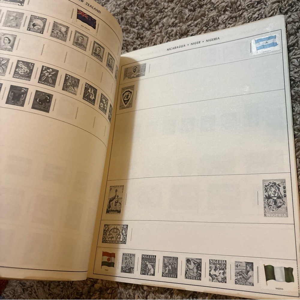 Assorted Vintage Postage Stamp Collection for Collectors: Worldwide - Picture 4 of 10